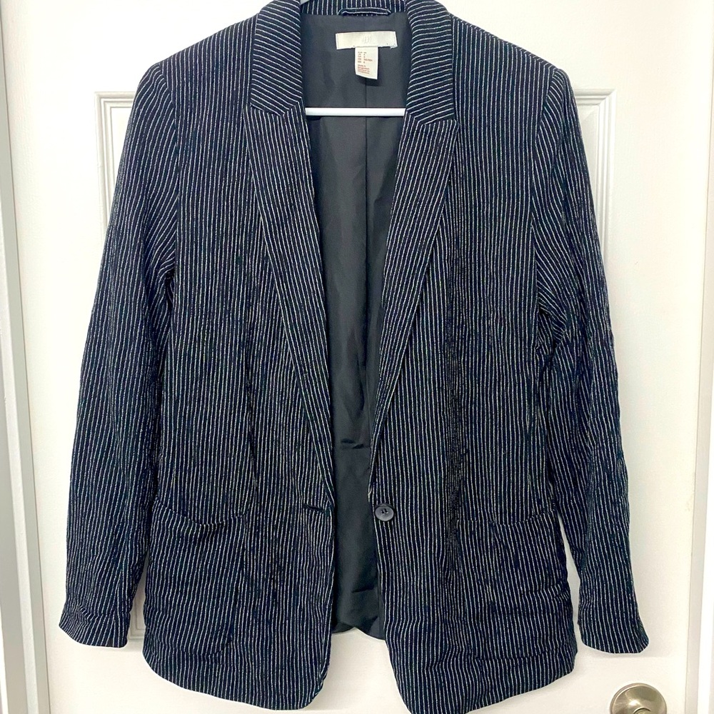 H&M BLACK AND WHITE STRIPPED BLAZER